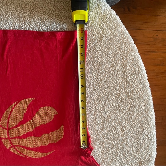 Red Toronto Raptors NBA Logo T Shirt - Picture 7 of 9